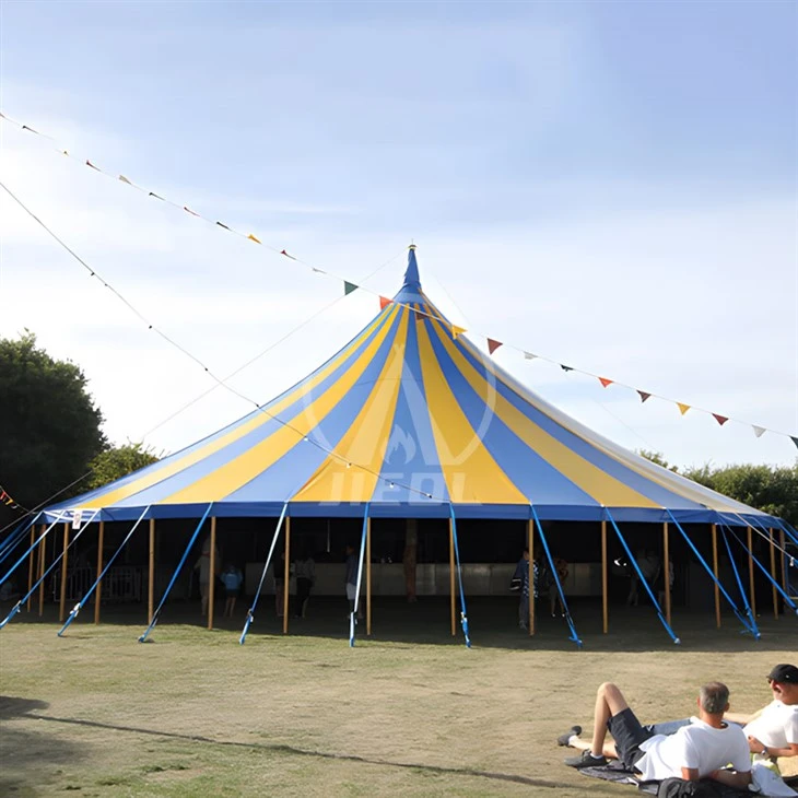 Big Top Circus Tsev Pheebsuab